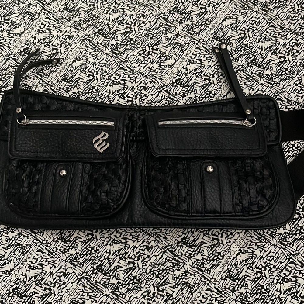 RocaWear Fanny Pack   Black   Adjustable Strap   New Never used